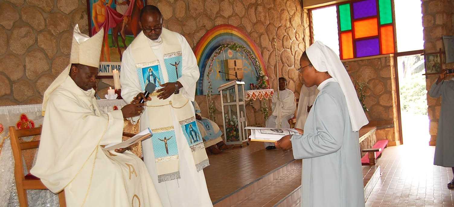 Professione perpetua di Suor M. Amandine Sidt - Bamenda