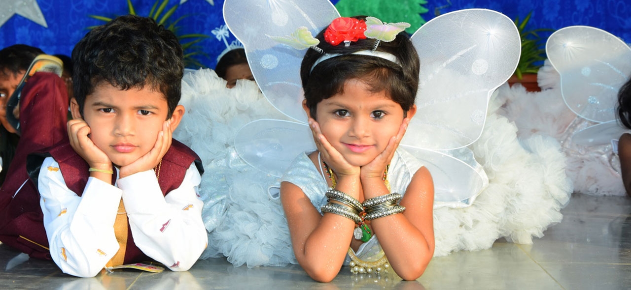 CELEBRACIÓN de la Navidad y del día de los niños en la escuela "Little Angels" - PASURPADU